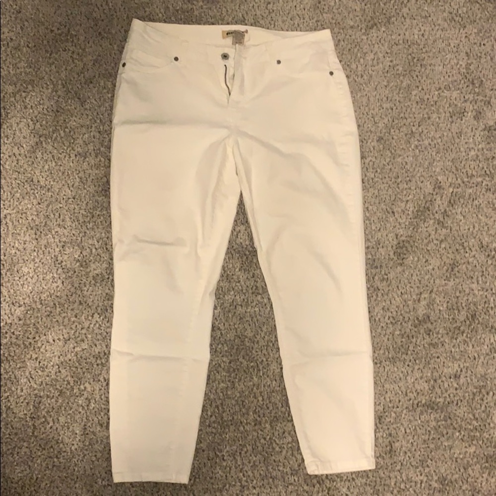 Blue Spice white jeans